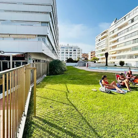 First Linear With Pool, 4 Person With View And Private Parking Roses