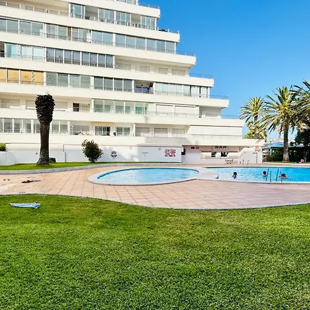 Aparthotel First Linear With Pool, 4 Person With View And Private Parking *