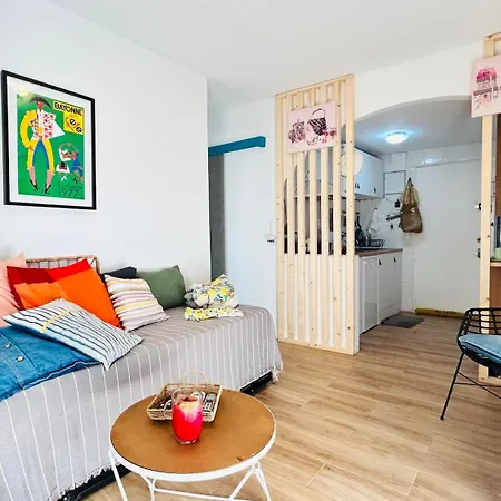Aparthotel First Linear With Pool, 4 Person With View And Private Parking Roses