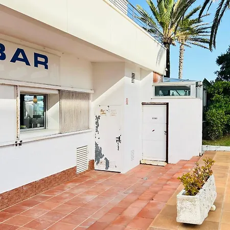 First Linear With Pool, 4 Person With View And Private Parking Roses